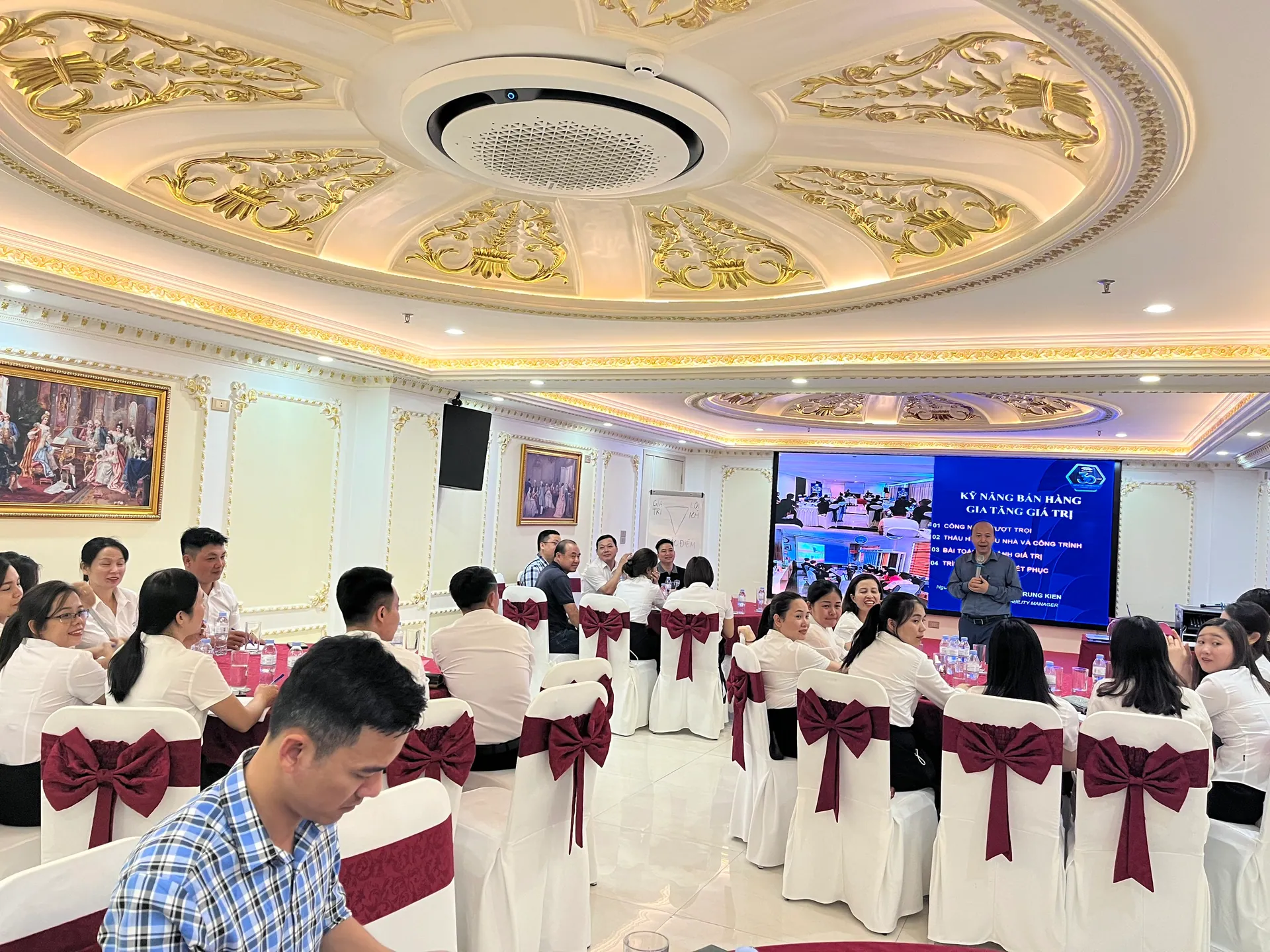 Đào tạo khách hàng